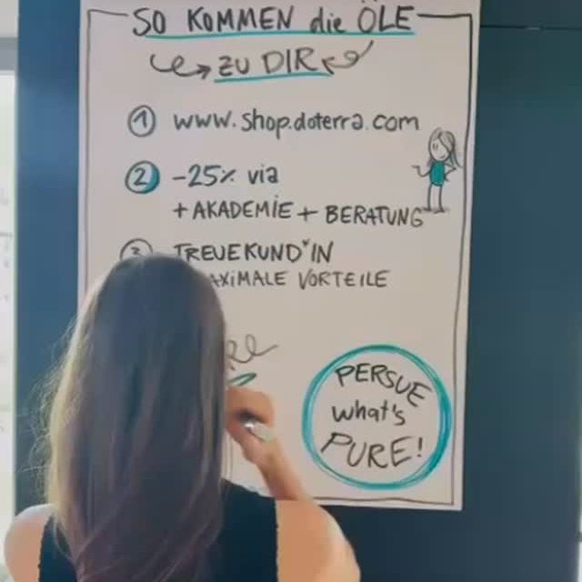 Dieses Mal gemeinsam mit der wunderbaren Britta und ihrer Soulshine Kunst. 🔆🫶
Mit ihren Visualisierungen macht sie selbst komplexe Inhalte leicht verständlich und wunderschön sichtbar.

Das ist für mich eines der größten Geschenke der Selbstständigkeit:
Mit Menschen zusammenzuarbeiten, die ich nicht nur fachlich schätze, sondern einfach von Herzen gern habe. 🫶

Danke, liebe Britta, für deine Kreativität und dein Mitwirken. 🙏

Wenn du neugierig bist und beim nächsten Intro dabei sein möchtest, melde dich gerne bei mir. 🌿

💚 Pursue what’s Pure.

Brittas Arbeit:🔆
https://www.vizworks.de/

#ätherischeöle #doterra #selfcare #natürlichgesund