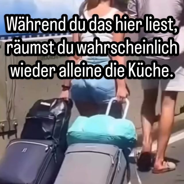 Abends, wenn die Kinder endlich schlafen, stehst du wieder allein in der Küche. Du stapelst Teller, wischst Krümel weg und in deinem Kopf rattert schon die nächste To-do-Liste.

Wir feiern die Mama, die alles wuppt und nie um Hilfe bittet. Je mehr wir sie feiern, desto weniger Luft bleibt uns, ehrlich zu sagen, dass es eigentlich zu viel ist.

Vielleicht kennst du den Satz: „Ich schaff das schon alleine, es geht schon irgendwie“. Kinder, Termine, Haushalt und der Anspruch, stark zu wirken, ziehen an dir, während du innerlich leiser und leerer wirst.

Ja, es fühlt sich stark an, wenn du beweist, dass du das alles alleine hinbekommst. Und dein Partner kann einen großen Teil tragen, aber nicht das Dorf ersetzen, in dem wir Frauen leben sollen.
Ich hätte nie gedacht, dass ausgerechnet eine kleine Ölflasche mein Dorf öffnen würde. Eine Freundin kam vorbei, wir rollerten unsere Handgelenke ein und blieben zum Reden sitzen. Aus einem Tropfen wurden Abende, an denen Frauen an meinem Tisch saßen, lachten und sich gegenseitig hielten.

Hilfe beginnt nicht erst, wenn alles brennt, sie beginnt dort, wo du dich nicht mehr verstellen musst. Vielleicht ist dein Dorf kein perfektes Netzwerk, sondern ein Wohnzimmer, ein Duft und das, was Frauen gegenseitig möglich machen, wenn sie sich erheben, Frauenpower eben.

Folg mir @terrasoul_bianka, wenn du dir statt noch einer To-do-Liste ein echtes Dorf für dein Mama-Herz wünschst.

#selfcarefürmamas 
#mamasstärkenmamas 
#community
#ätherischeöle 
#connection