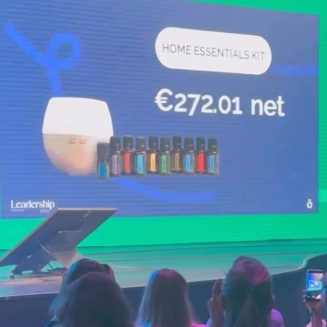 Die Vision: Ein Home Essentials Kit in jedem Zuhause! 💚
https://youtu.be/6zeP6Y3dgBY?is=AI75ryBnMvst1qmT 🥰

Und jetzt wird diese Vision noch greifbarer: Höchste Qualitätsansprüche bei ätherischen Ölen, zu einem noch zugänglicheren Preis! ✨

Stell dir vor, du hast deine kleinen Naturschätze immer griffbereit: für entspannte Abendroutinen, wohltuende Massagen, emotionale Wohlfühlmomente und vieles mehr.

💚 Viele Anwendungen aus nur einem Fläschchen. Ein Schatz für die ganze Familie!

Folge @terrasoul_bianka, wenn du natürliche Alltagsrituale liebst und mehr über ätherische Öle und Aromatherapie kennenlernen möchtest.

#ätherischeöleimalltag
#doterra 
#selfcarefürmamas 
#mamasstärkenmamas
#beautifulbusiness